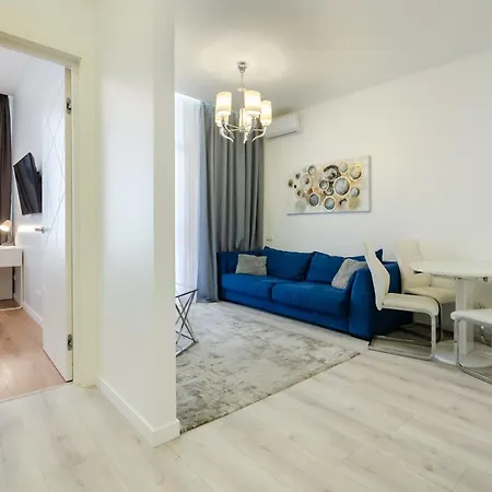 Petrovdom 21-285 In Park, 7 John Mccain Street *